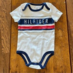 Tommy Hilfiger Navy Trim Baby Short Sleeve Bodysuit Onesie size 12 Month
